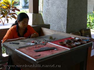 Бали.Процесс изготовления серебряных украшений.[jpeg.320x240x11.9Kb]
