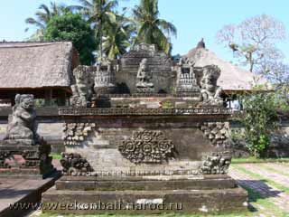 Бали.Храм.Какой-то алтарь.[jpeg.320x240x15.3KB]